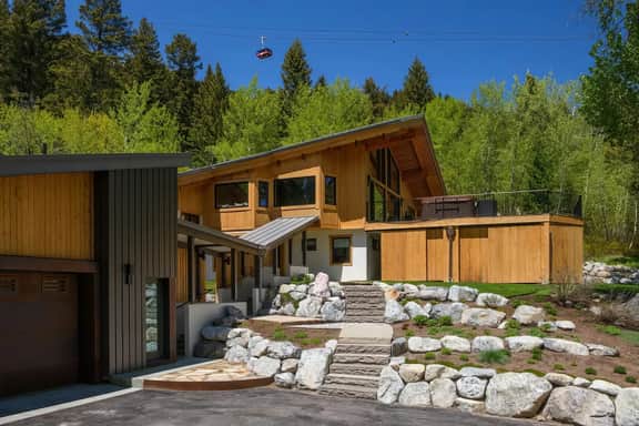 Summit Chalet - Image 5